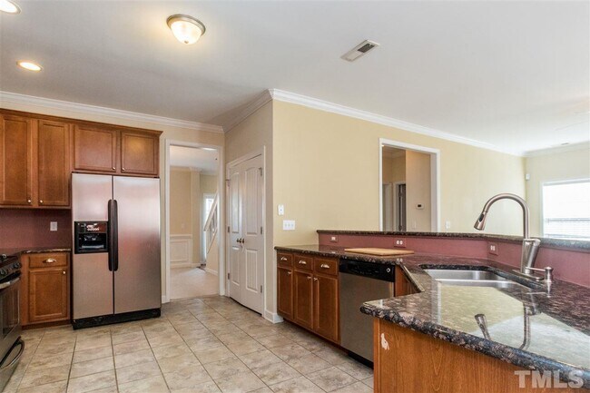 Foto del edificio - 714 Keystone Park Dr