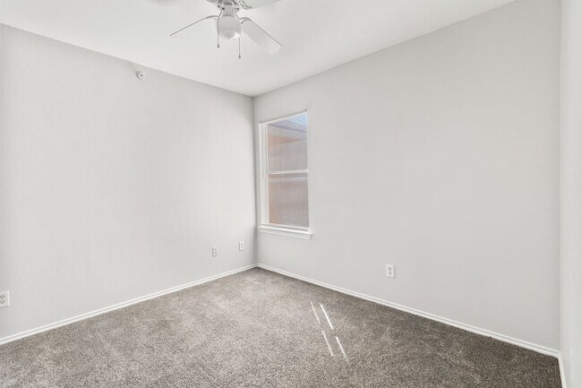 Foto del edificio - 10714 Mathom Landing