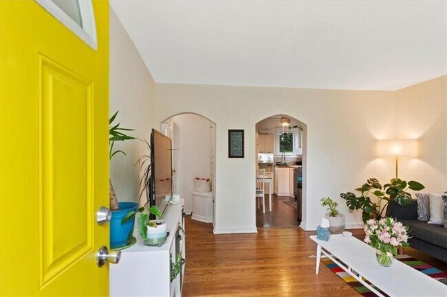 Foto del edificio - 3308 Wood Ave