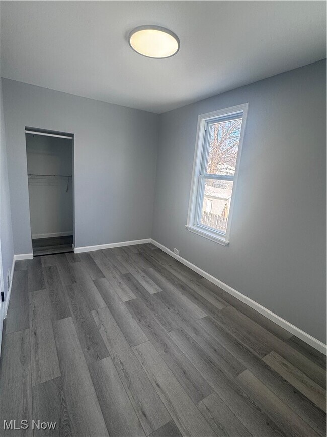 Foto del edificio - 2000 Forestdale Ave