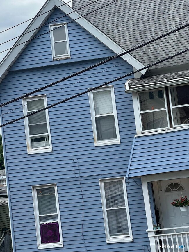 Building Photo - 11 7th St