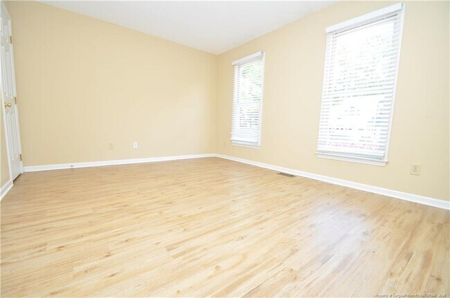 Foto del edificio - 1004 Oak Lake Ct