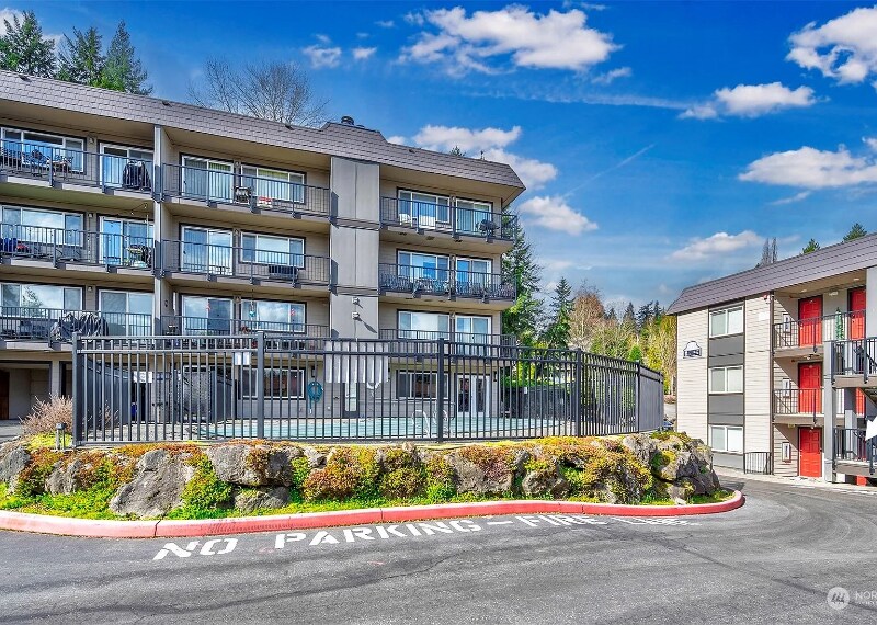 Foto principal - 9517 NE 180th St