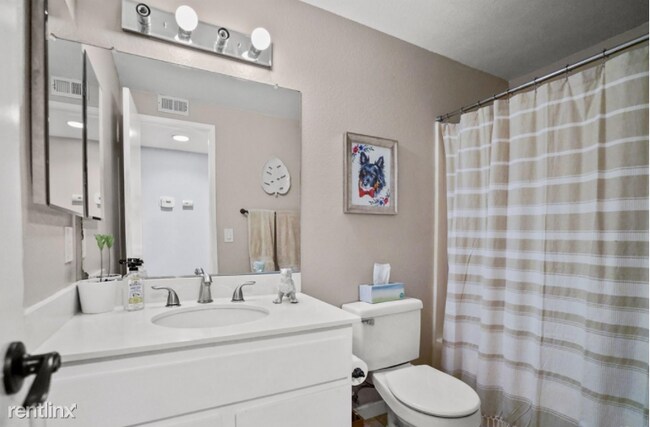 Building Photo - 1 br, 1 bath Condo - 1310 Brentwood Cir.