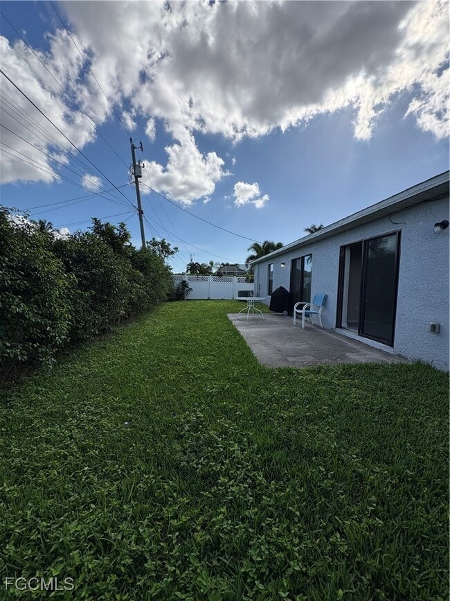 Building Photo - 3803 Chiquita Blvd S