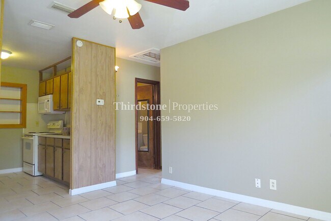 Foto del edificio - 1773 Lindsey Rd