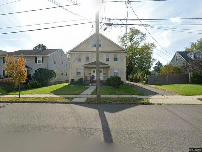 Building Photo - 235 3rd Ave