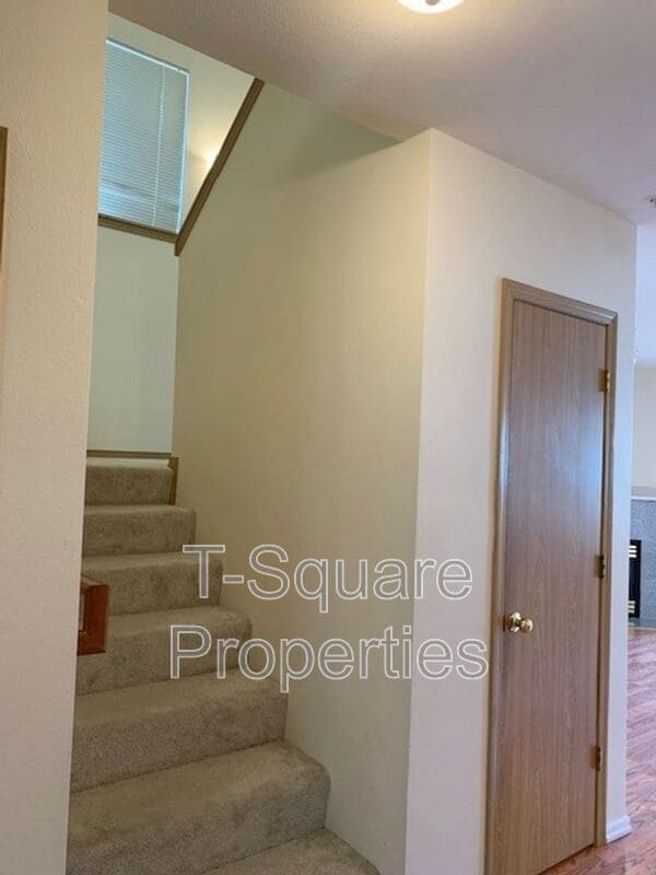 Foto del edificio - 15815 Admiralty Way