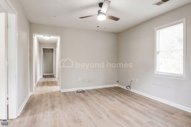 Foto del edificio - 1421 26th Ave N