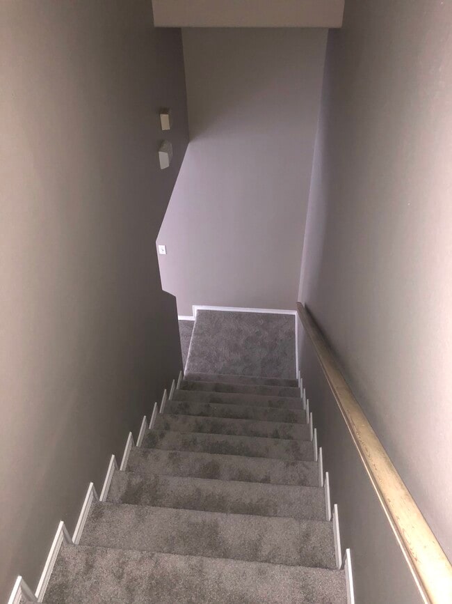 Stais - 717 Sonesta Dr