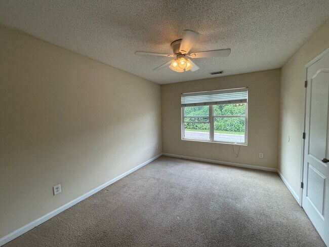 Foto del edificio - BRIDGEWATER HOME! PRE-LEASING FOR AUGUST 1 2026! 1/2 Off Deposit!