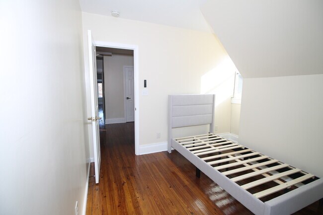 Foto del edificio - 1372 Neil Ave