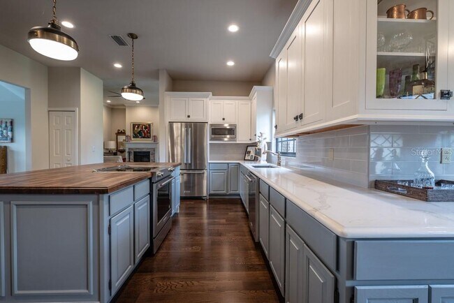 Building Photo - 8393 Turnberry Cir