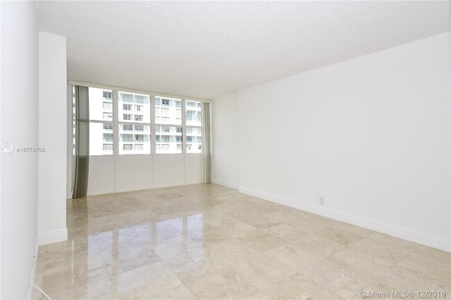 Foto del edificio - 1865 Brickell Ave