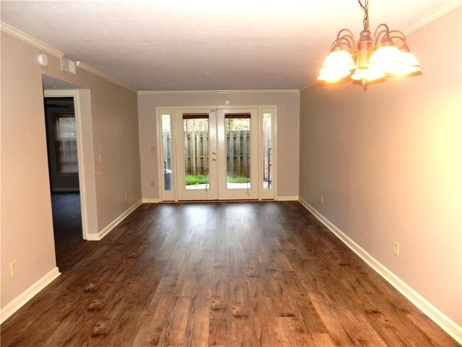 Building Photo - 3097 Colonial Way