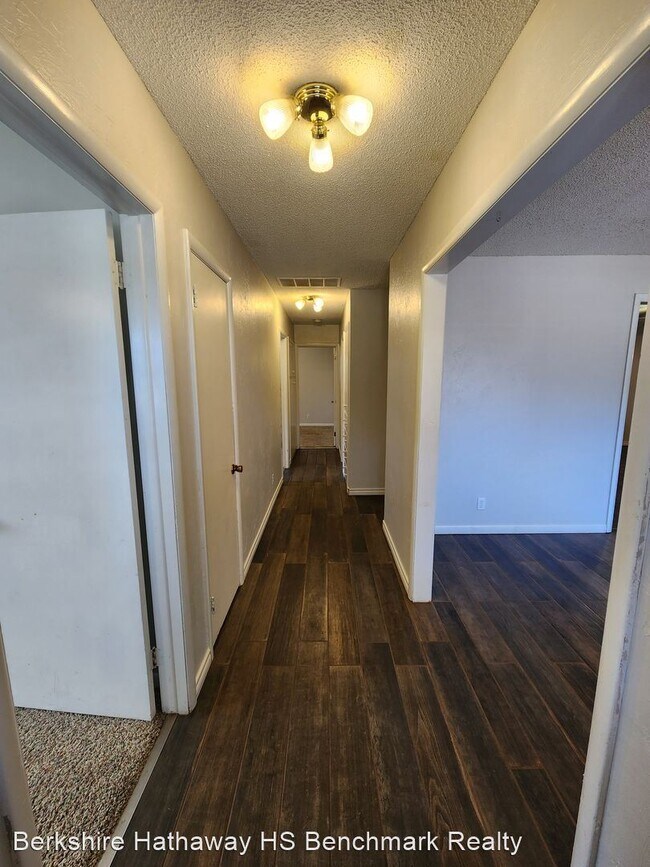 Building Photo - 3 br, 2 bath House - 7 Seneca Drive