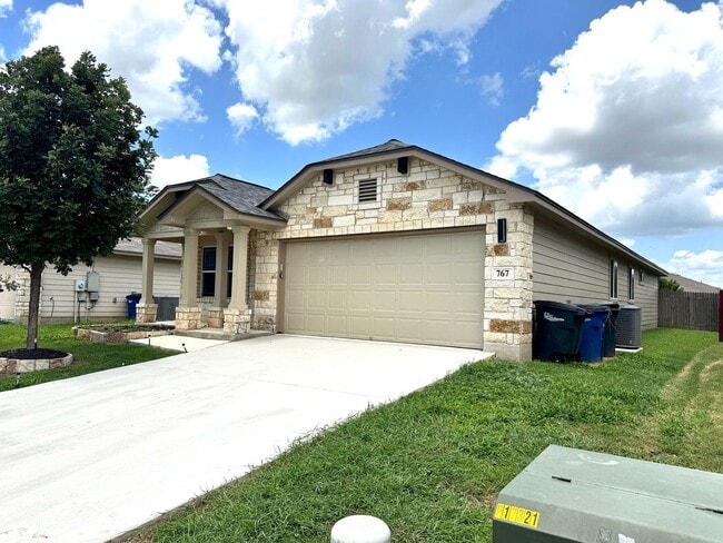 Building Photo - Ready for MOVE-IN - Very Nice- 1 Story 3 B...