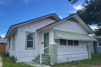 Building Photo - 1042 8th Ave S