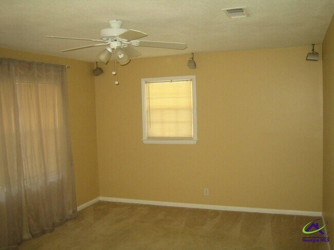 Foto del edificio - 5 Hampton Square