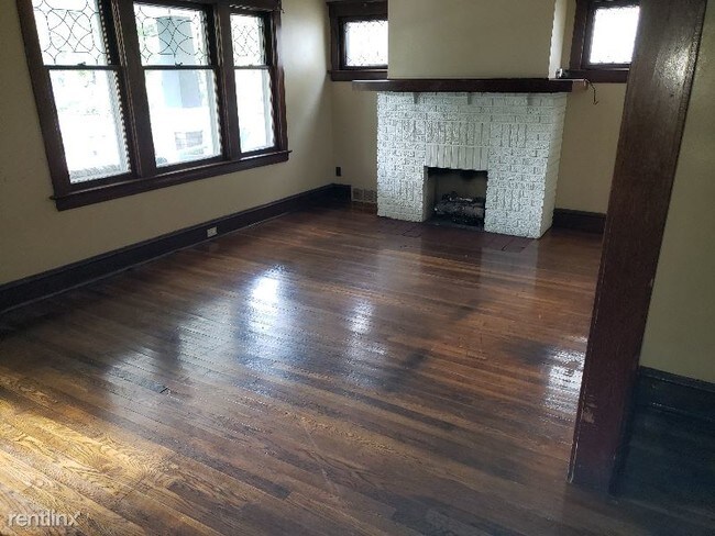 Building Photo - 3464 W 95th St
