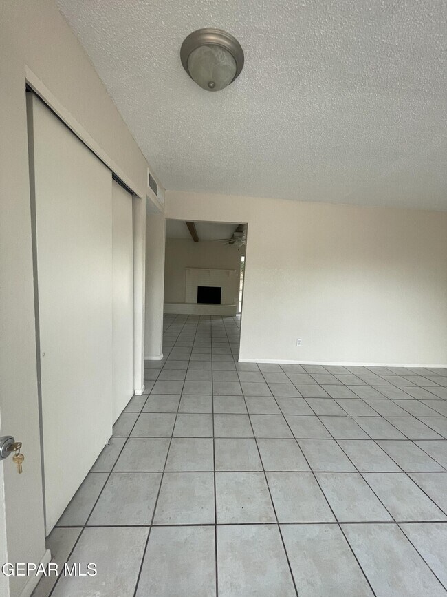 Foto del edificio - 10902 Bywood Dr