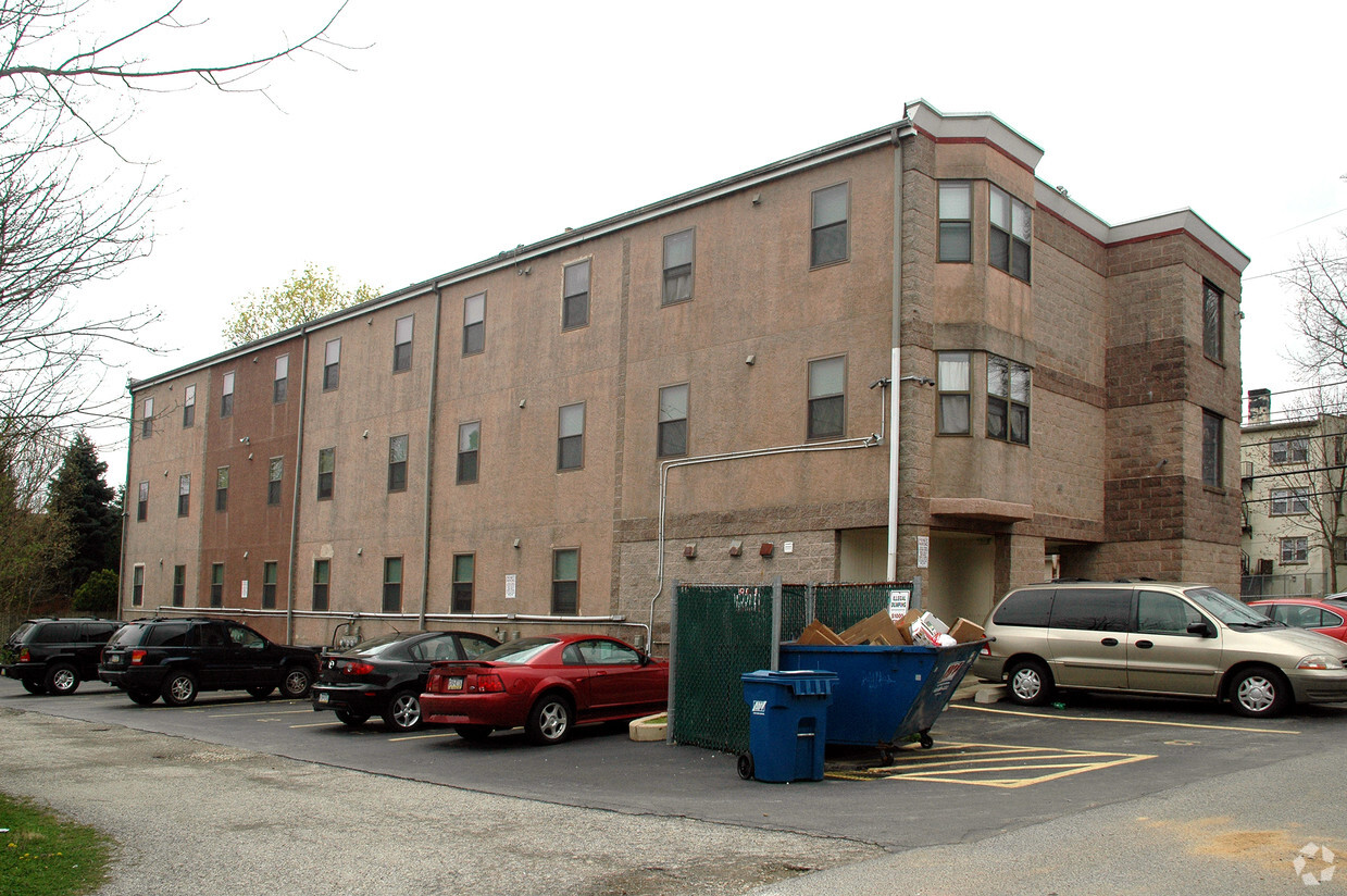 Building Photo - College Towers