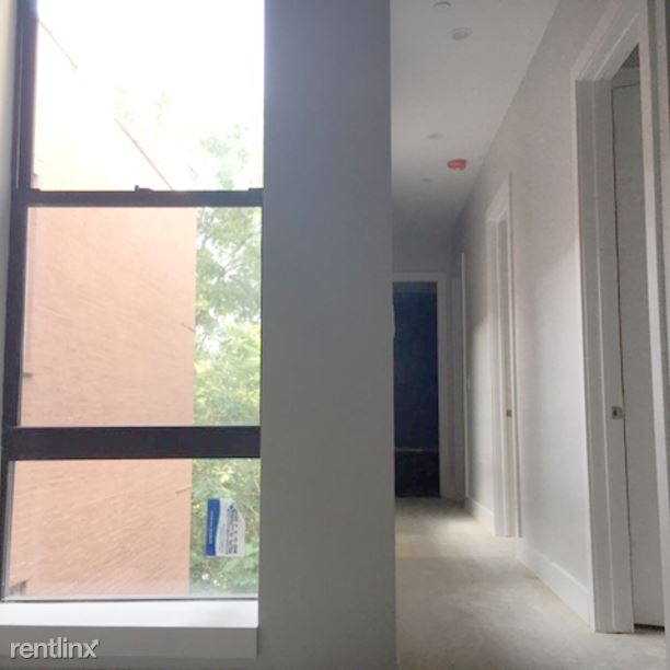 Foto del edificio - 720 Knickerbocker Ave