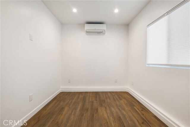 Foto del edificio - 6617 Farralone Ave