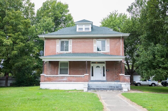 Building Photo - 805 S Sprigg St