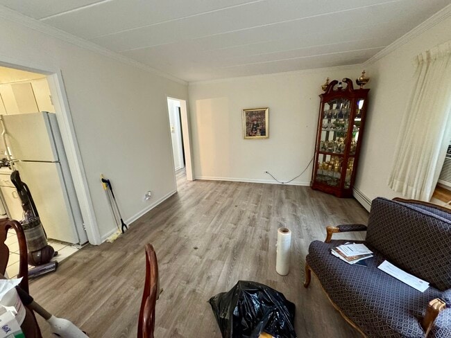 Building Photo - 1314 Central St