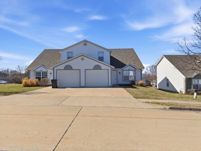 Building Photo - 3509-3511 La Mesa Dr.