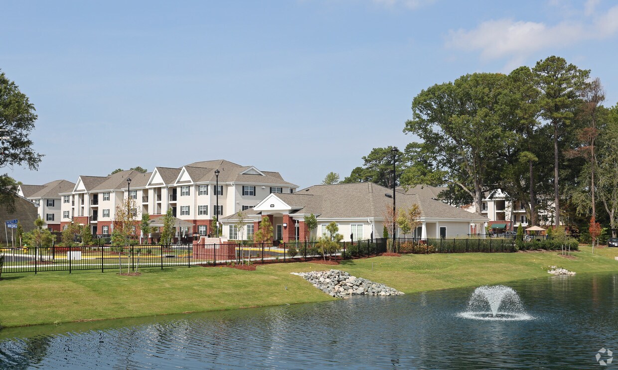Foto principal - The Pointe at Pickett Farms