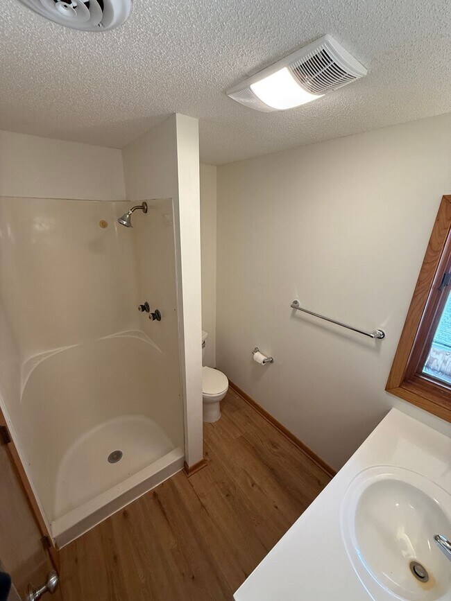 Foto del edificio - 5625 Rice Lake Rd NE