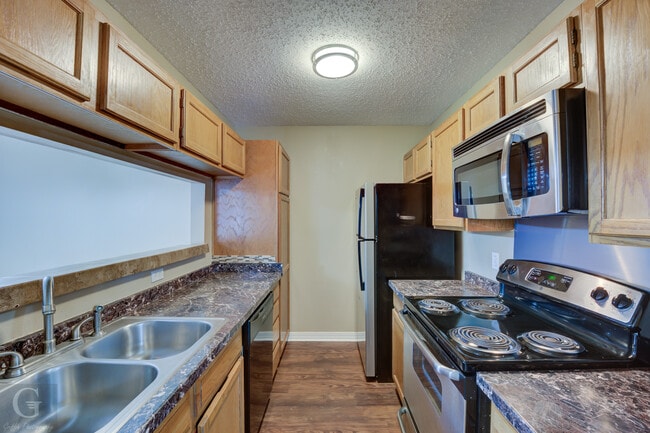 Building Photo - North Pointe Apartments