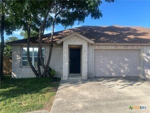 Building Photo - 236 Alves Ln
