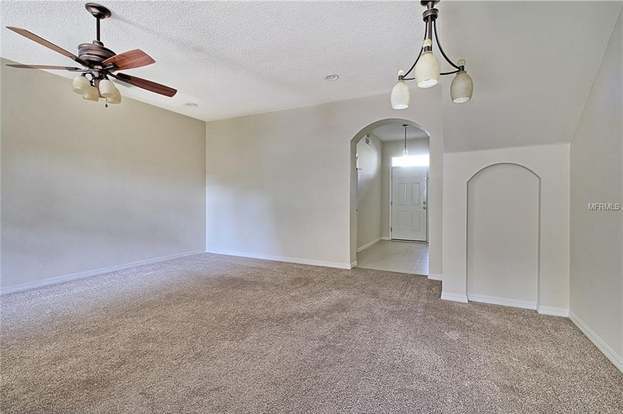 Foto del edificio - 747 Vallance Way NE