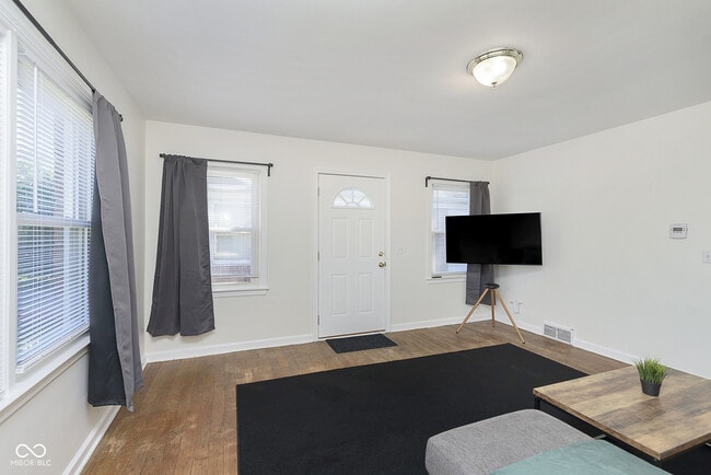 Building Photo - 1614 Cord St