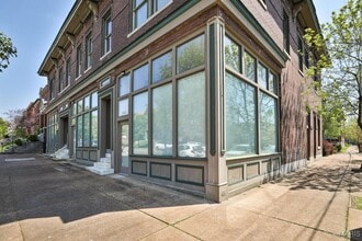 Building Photo - 3868 Shenandoah Ave