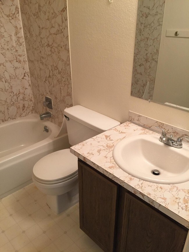 Building Photo - 262 E 2nd St