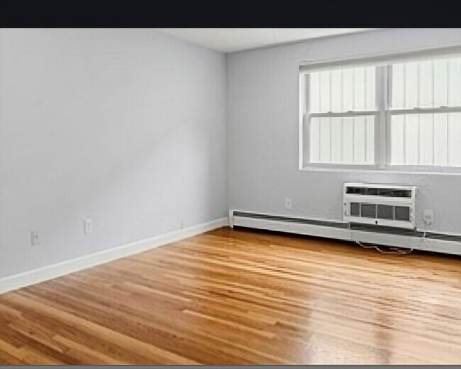 Building Photo - 31 Montvale Ave