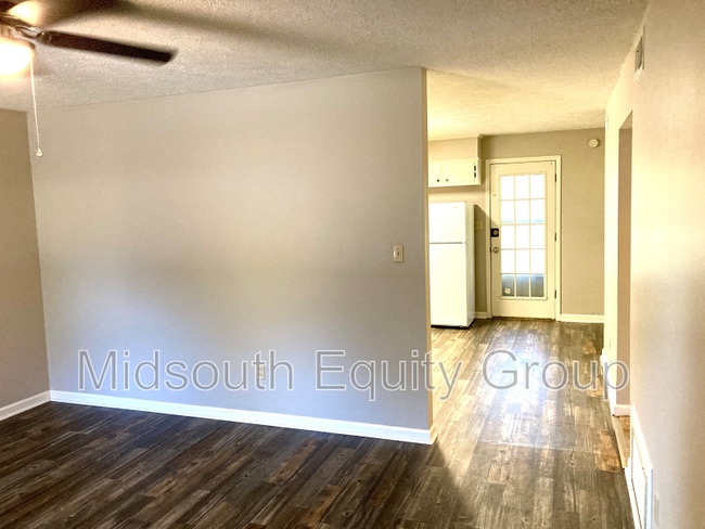 Foto del edificio - 124 Lower Brownsville Rd