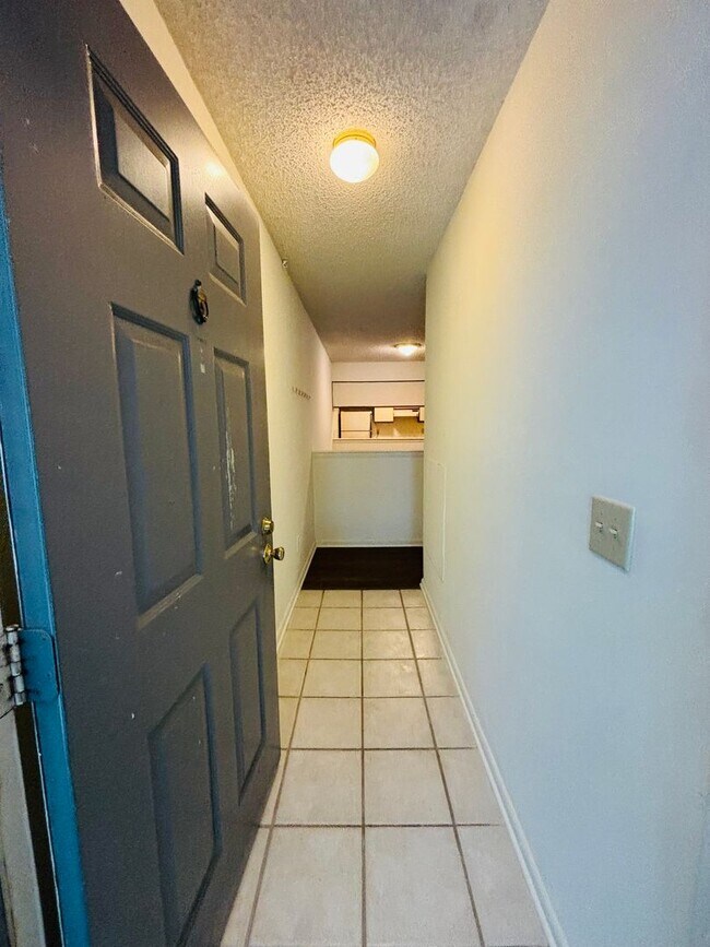 Foto del edificio - 1316 Henry Ln