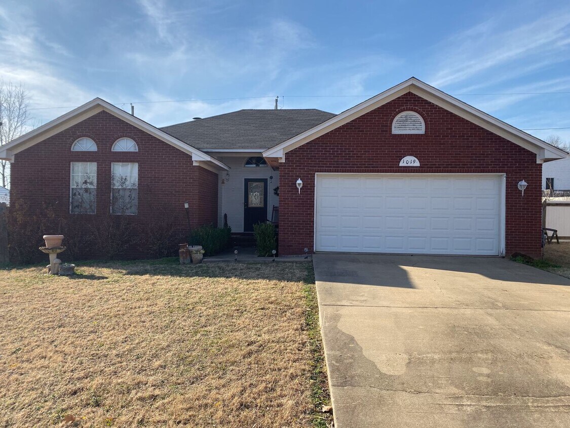 Foto principal - 1019 N Daisy St