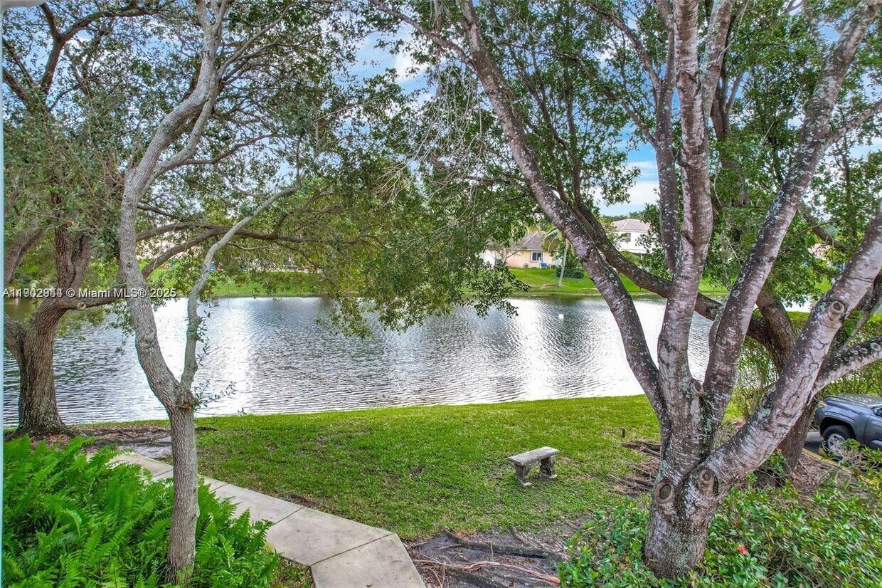 Foto principal - 12160 St.Andrews Pl