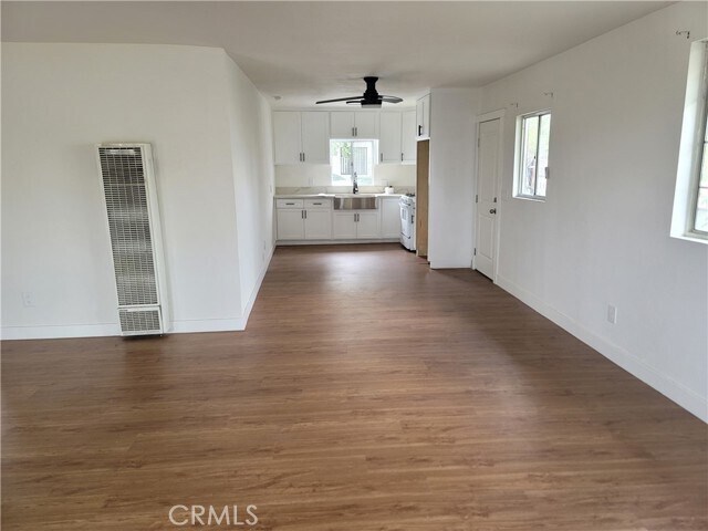 Building Photo - 432 W 74th St