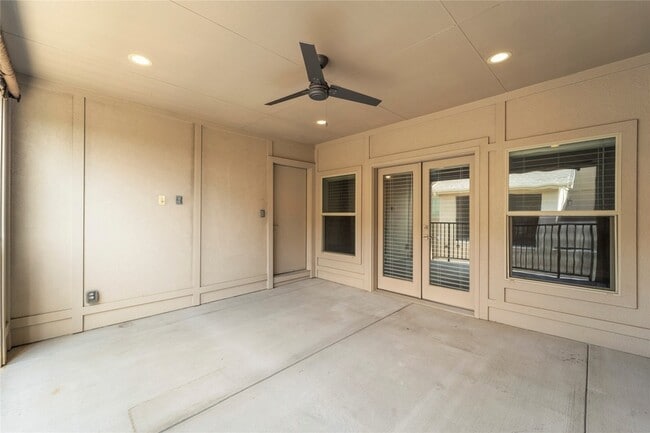 Building Photo - 2952 Sheridan Dr