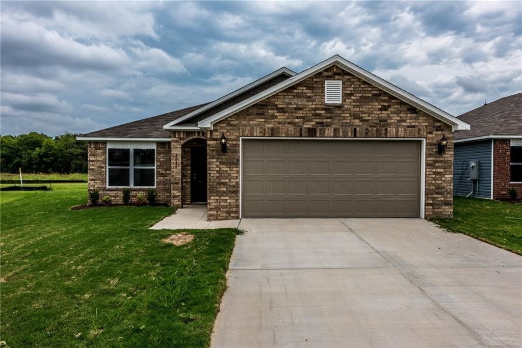 Primary Photo - 5046 Claxton Cir
