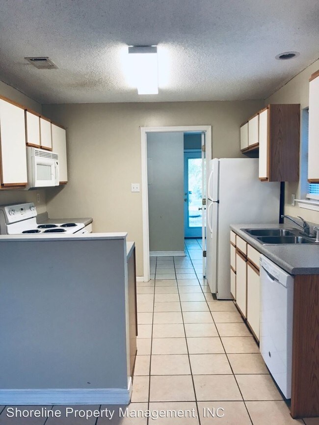 Building Photo - 3 br, 2 bath House - 5000 Midway