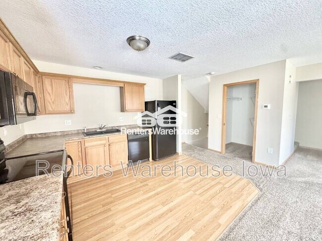 Foto del edificio - 302 NE Kingwood