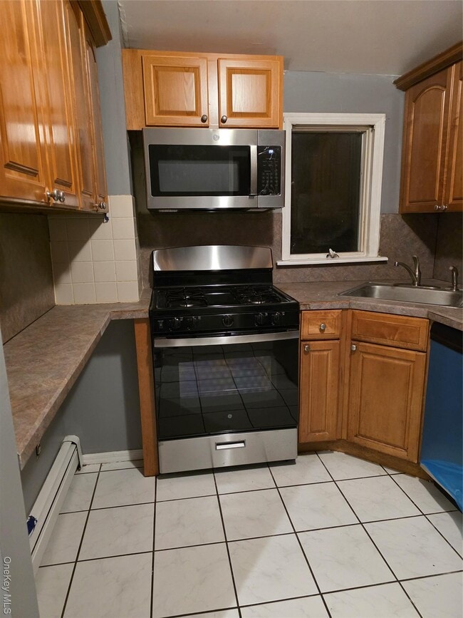 Foto del edificio - 254-13 Francis Lewis Blvd